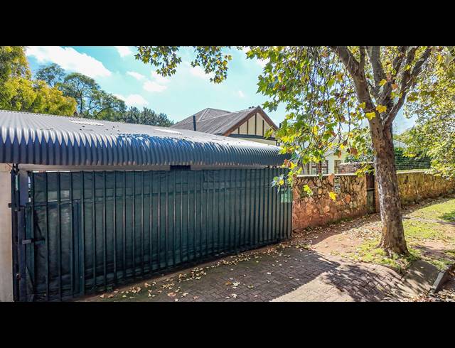 6 BEDROOM FREEHOLD FOR SALE IN PARKTOWN
